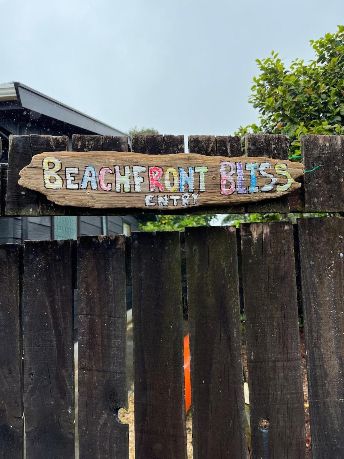 Beachfront Bliss - Your Parapara Seaside Retreat Exterior photo